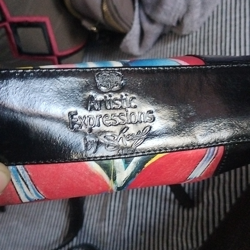 Rare sharif Artistic Expressions is one of a kind hand painted crossbody bag. - Picture 6 of 12